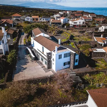 Casa Ondas Holiday home *